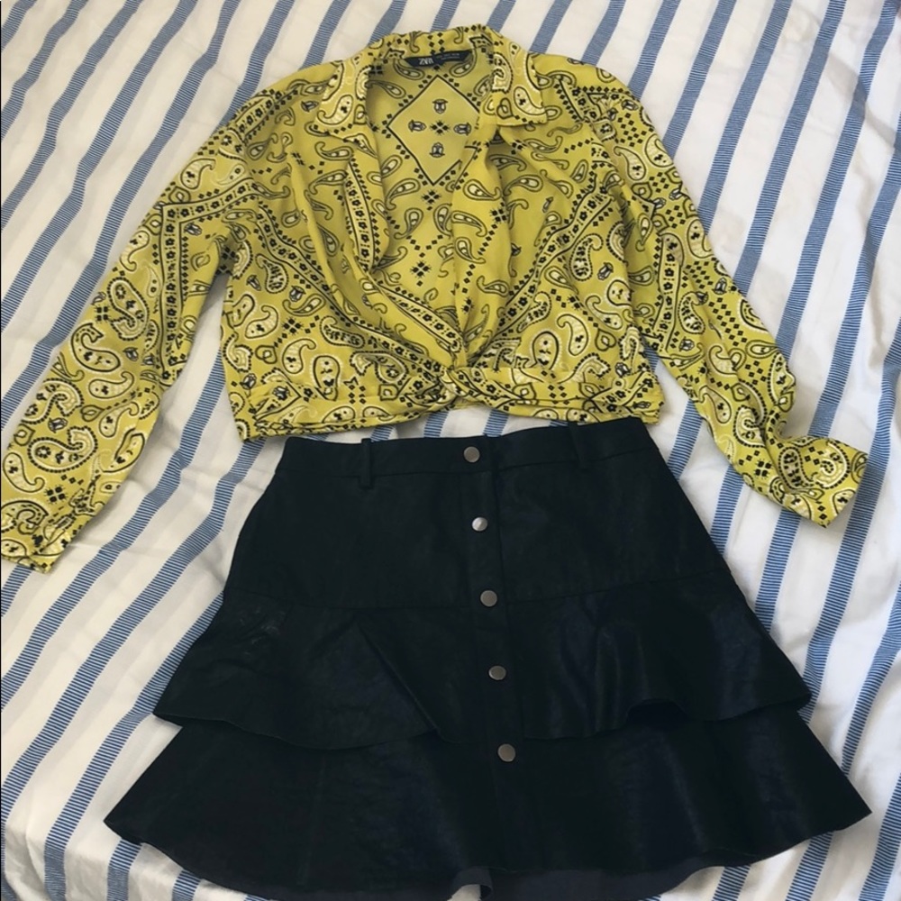 Faux leather mini skirt